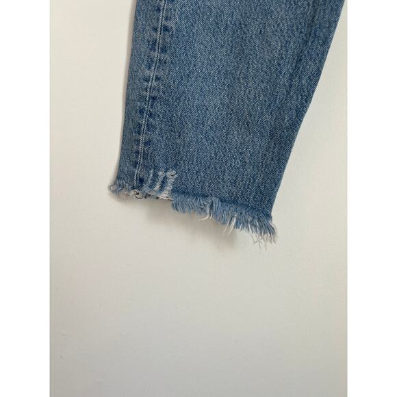 Levi Wedgie Fit  Straight Leg Distressed Ankle Jeans - Picture 3 of 6